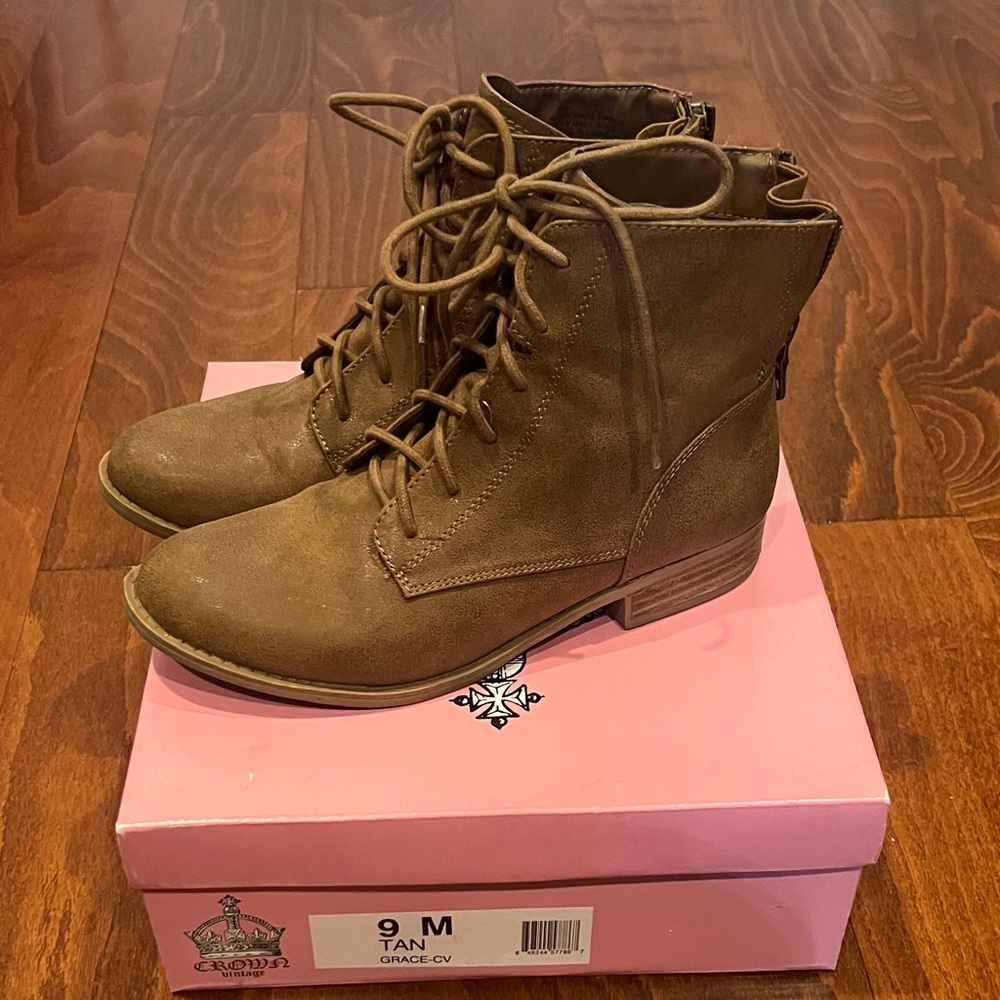 Crown Vintage Grace Boots